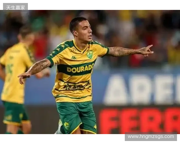 记者：武汉三镇提出租借巴西边锋卡洛斯·阿尔贝托，附带买断条款